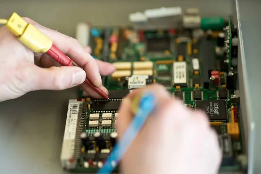 atelier de réparation électronique rapide fiable pour tous appareils