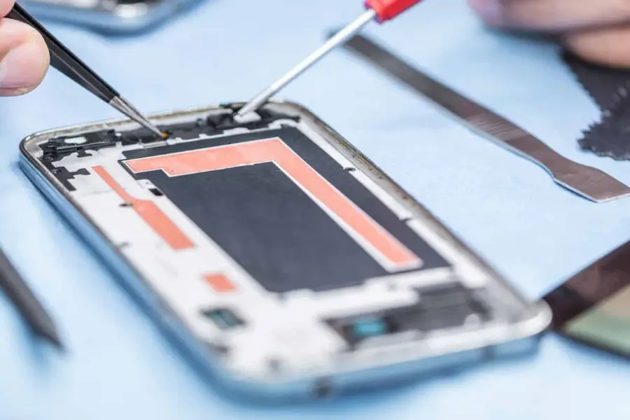 trouver réparateur smartphones proche Lardin Saint Lazare fiable rapide professionnel service