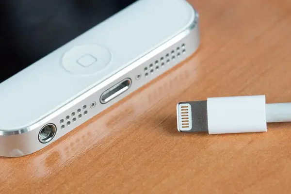 réparation iPhone rapide et fiable avec pièces certifiées Réparazard