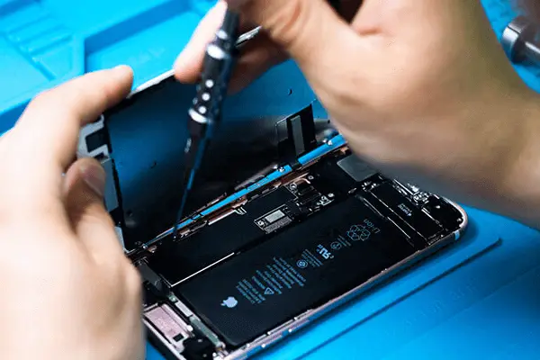 Réparazard effectue le remplacement professionnel d’écran de smartphone toutes marques avec service local rapide et fiable