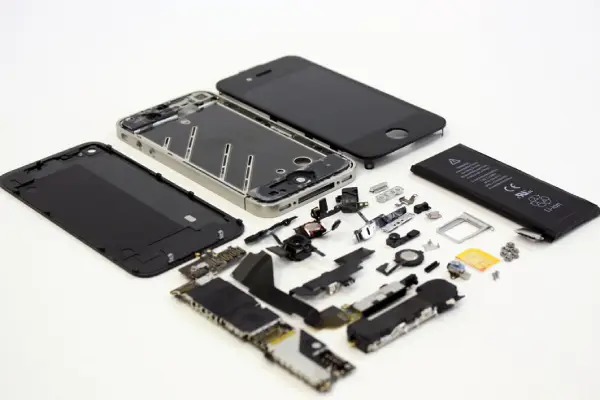 réparateur iPhone avec pièces garanties rapide fiable Lardin Saint Lazare